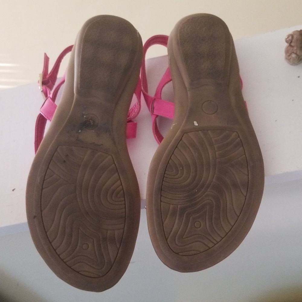 Open to sandals - Picture 3 of 4